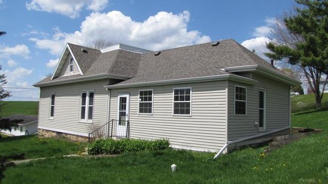 210 Elroy St - Photo 1