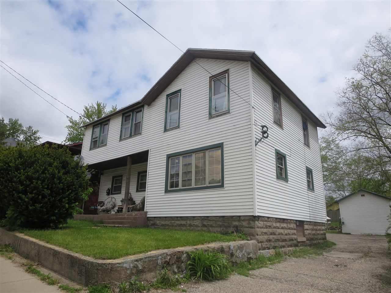 613 Center Ave - Photo 1