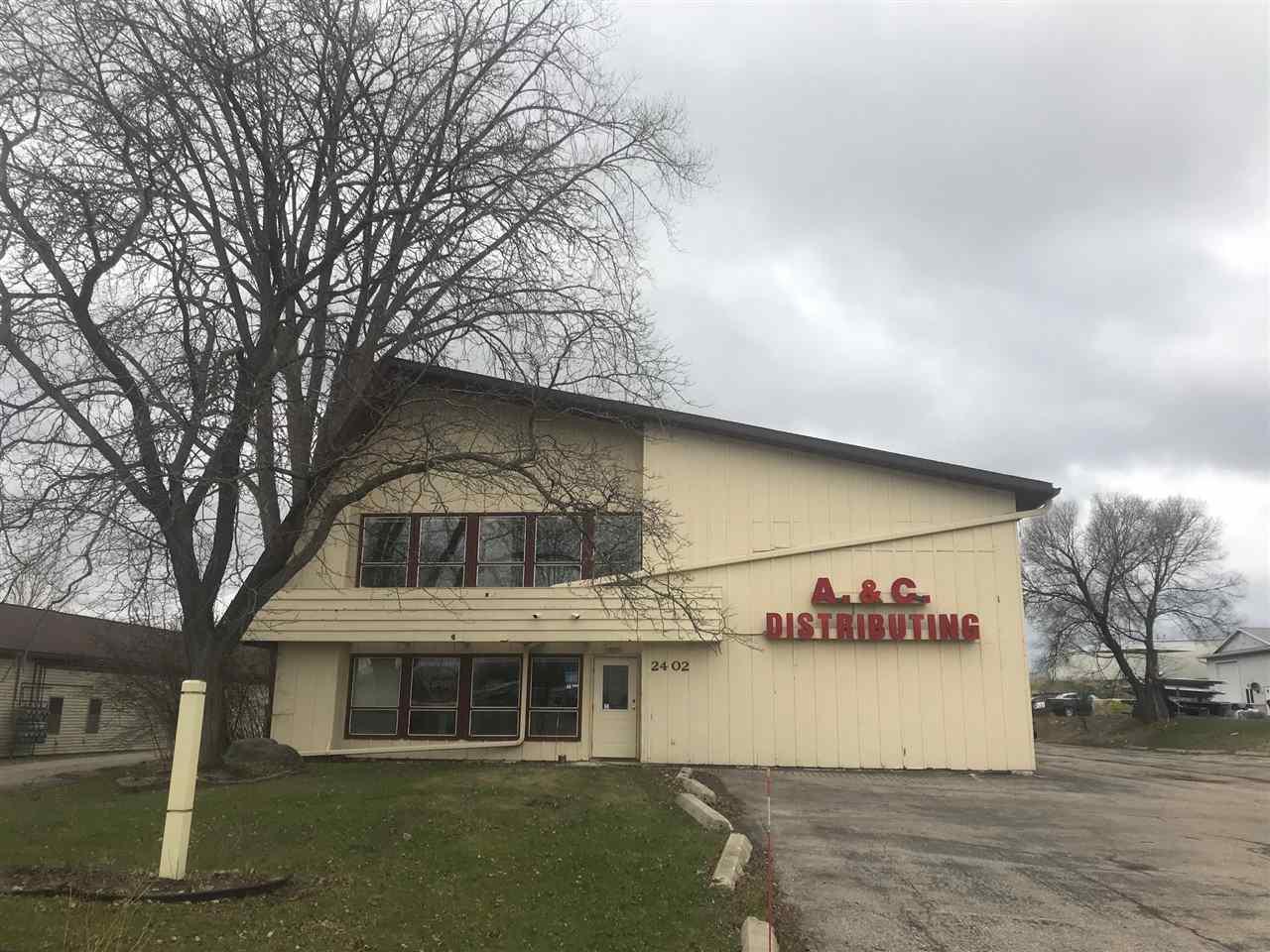 2402 Daniels St - Photo 1
