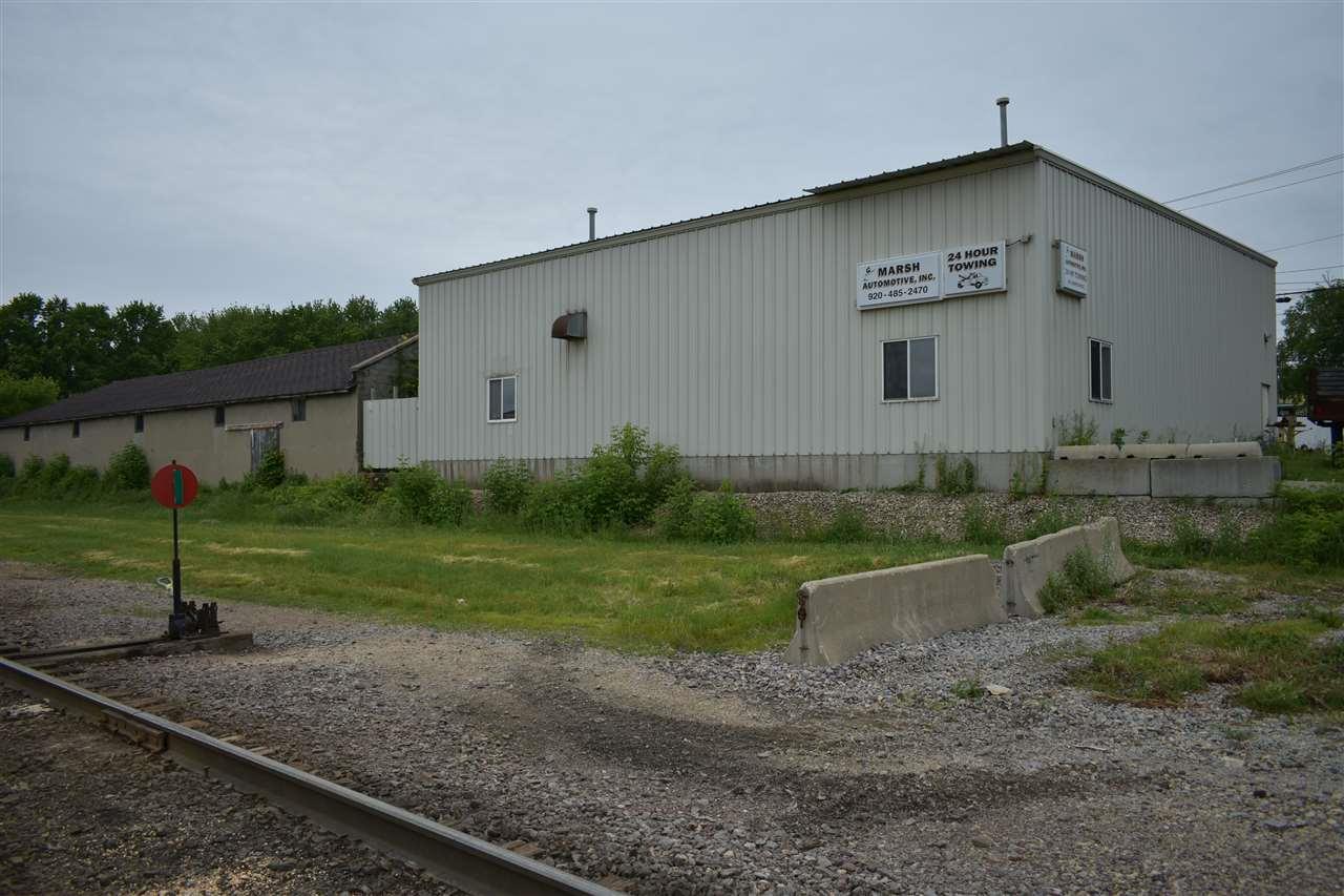 421 Barstow St - Photo 1