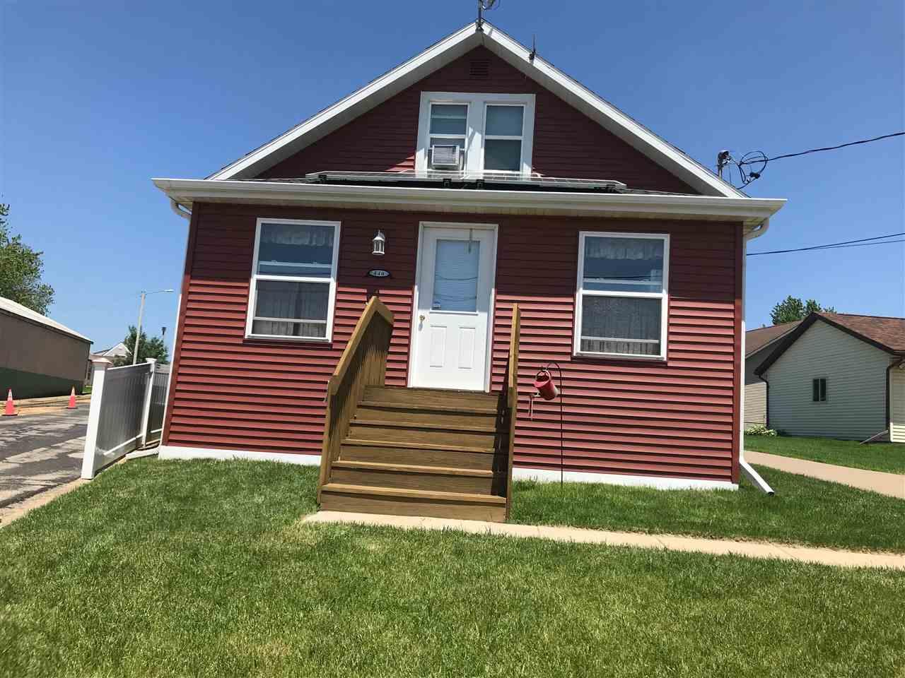 440 Main St - Photo 1