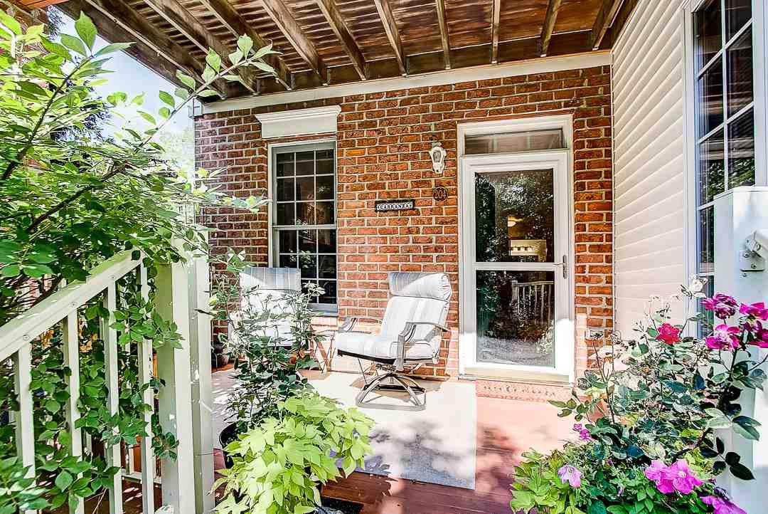 204 Shato Ln - Photo 1