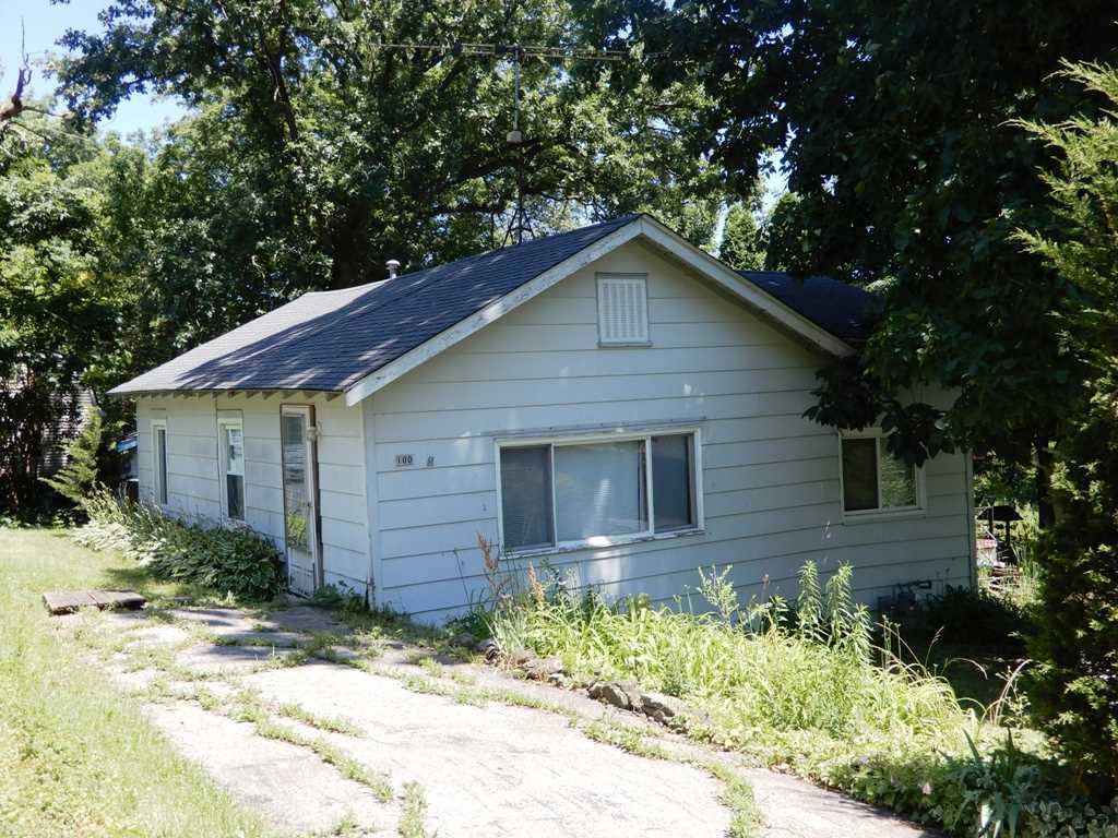100 Forest Ave - Photo 1