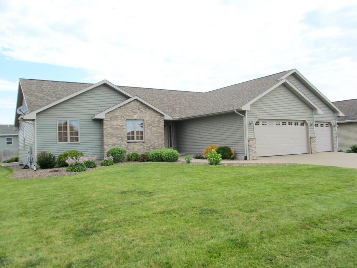 606 Emmanuel Ct - Photo 1