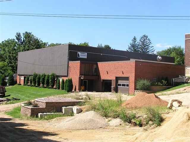 715 Center St - Photo 1