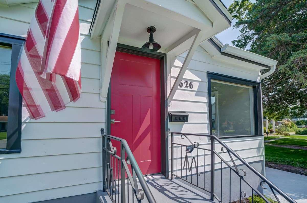 626 Troy Dr - Photo 1