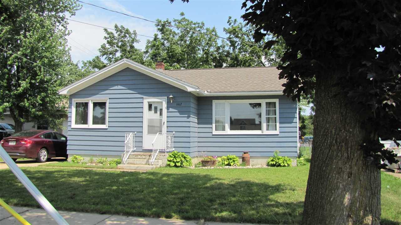 1612 Kilbourn Ave - Photo 1
