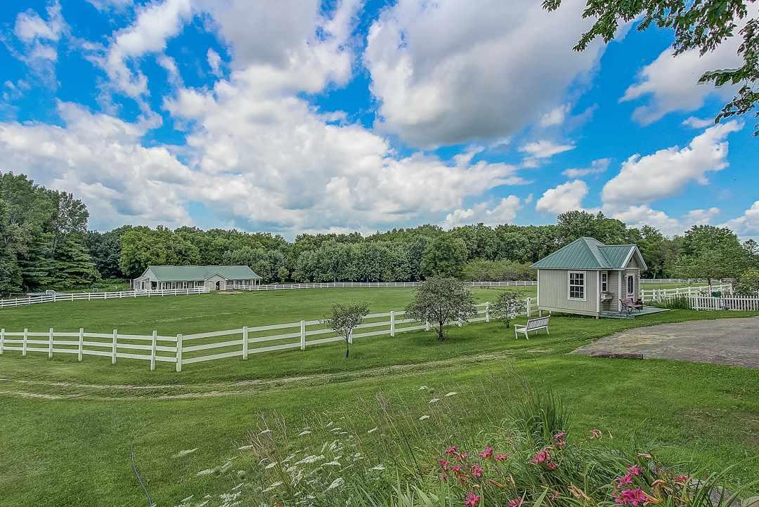 5525 Portage Rd - Photo 1