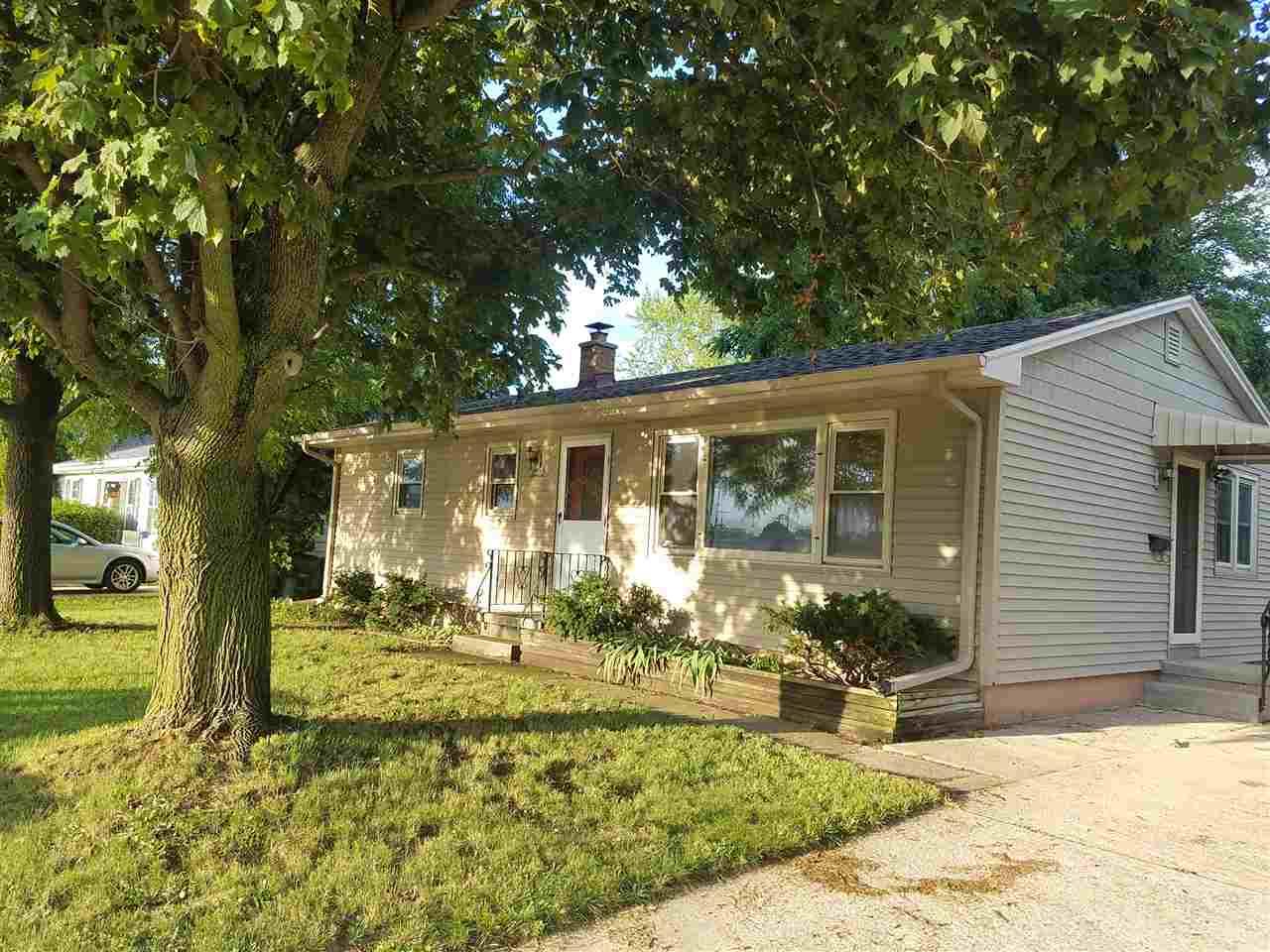 1220 Main St - Photo 1