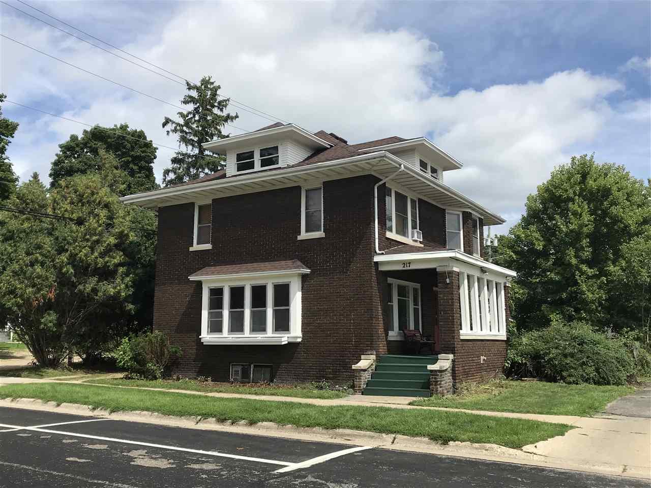 217 4th St - Photo 1