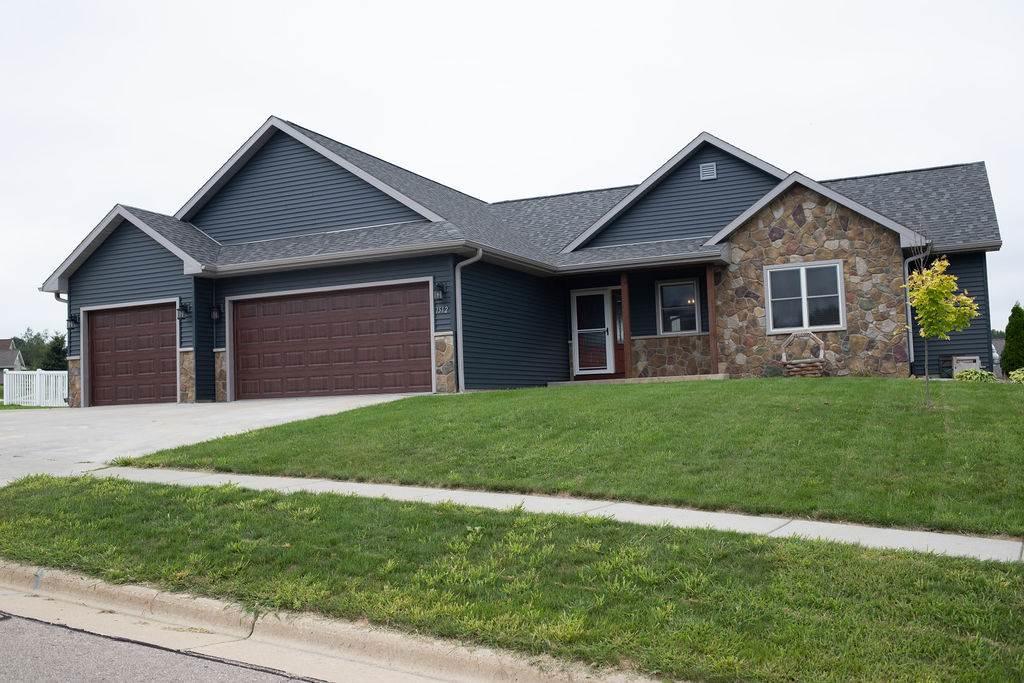 1512 Lena Ln - Photo 1