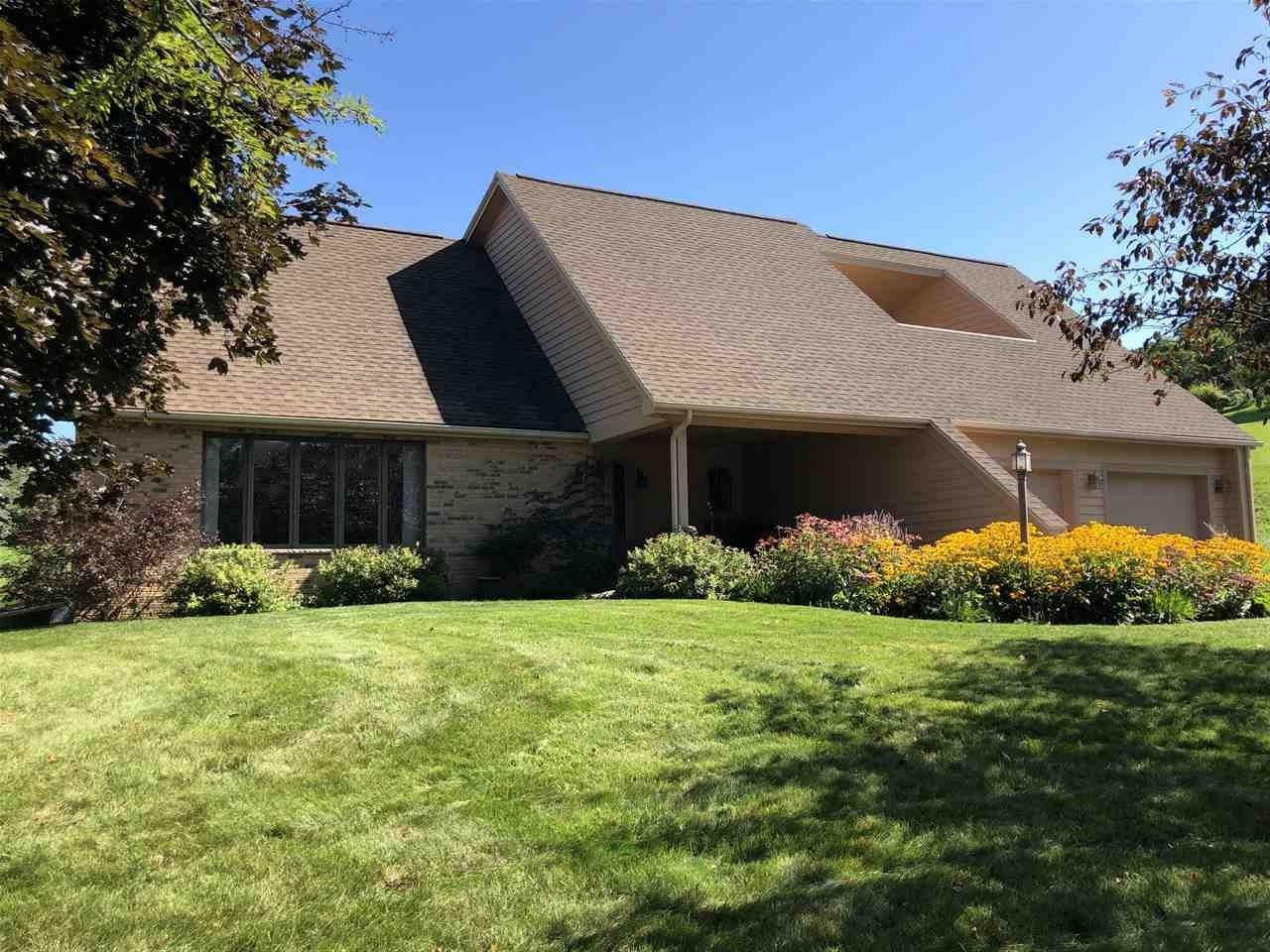 930 Meadow Ln - Photo 1