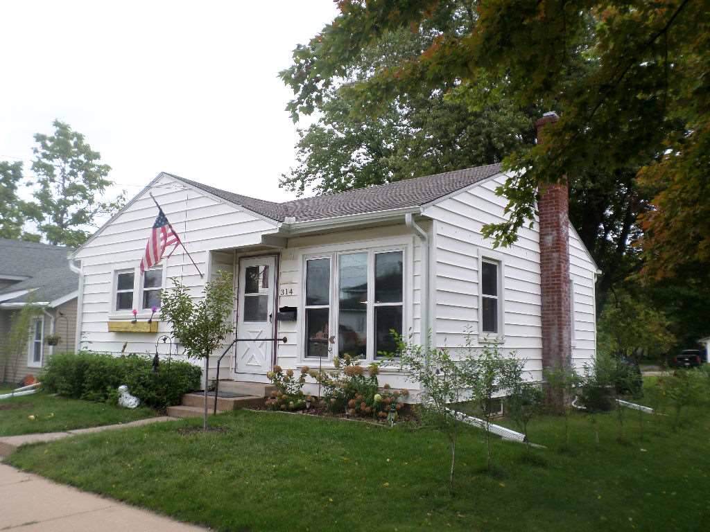 314 Woodard Ave - Photo 1