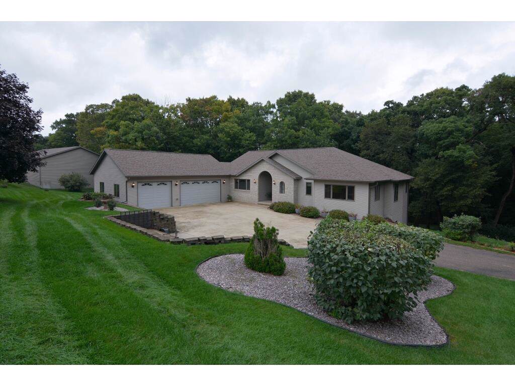 546 Echo Valley Rd - Photo 1