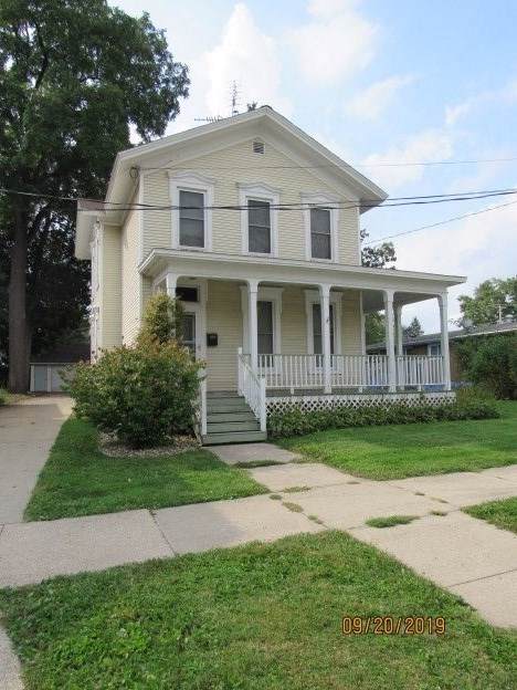 208 Locust St - Photo 1