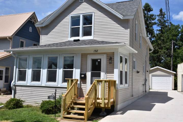158 3rd St - Photo 1