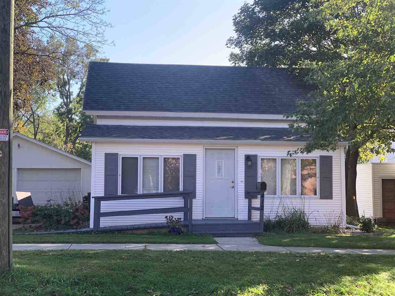412 Walnut St - Photo 1