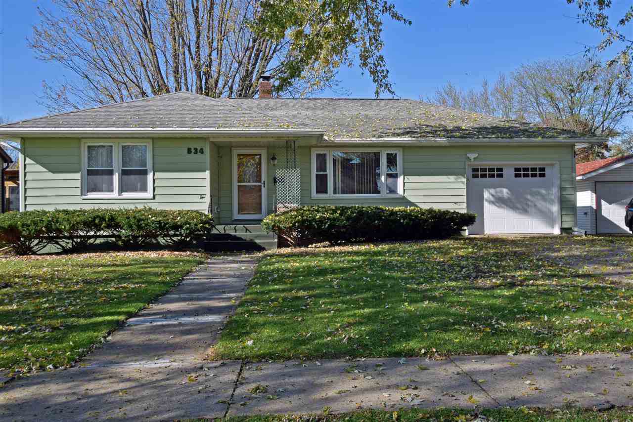534 Ellinwood Ave - Photo 1