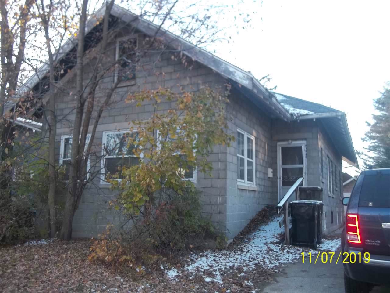 1342 Prairie Ave - Photo 1