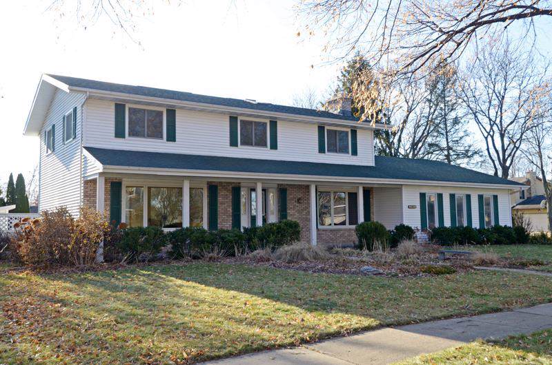 1401 Warrior Ln - Photo 1