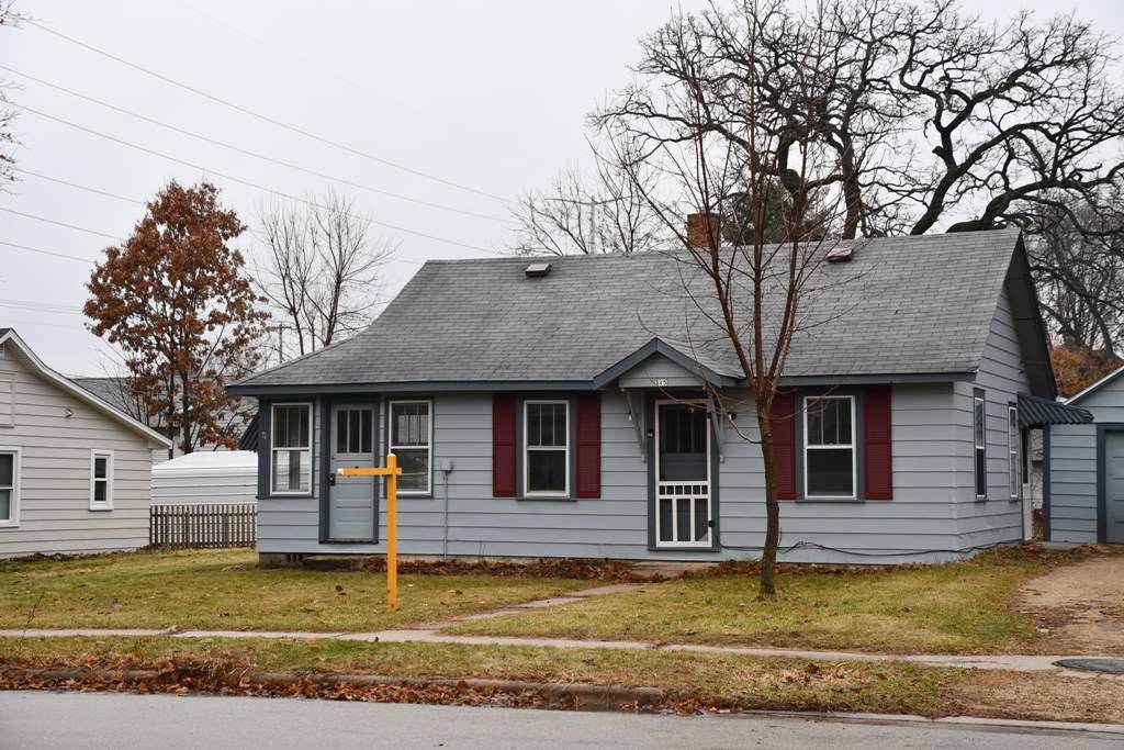 315 Seward St - Photo 1