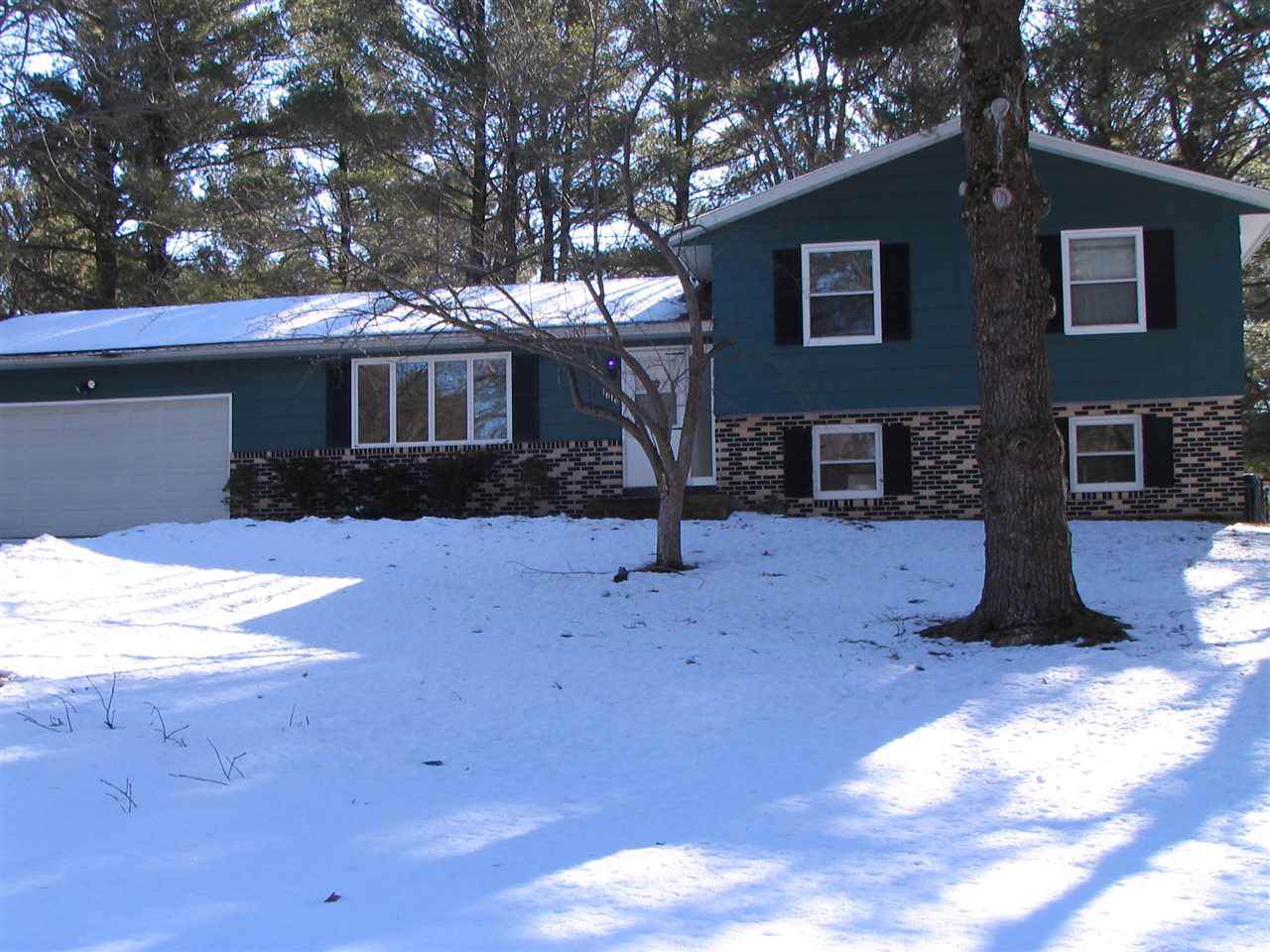 1616 Valley Dr - Photo 1