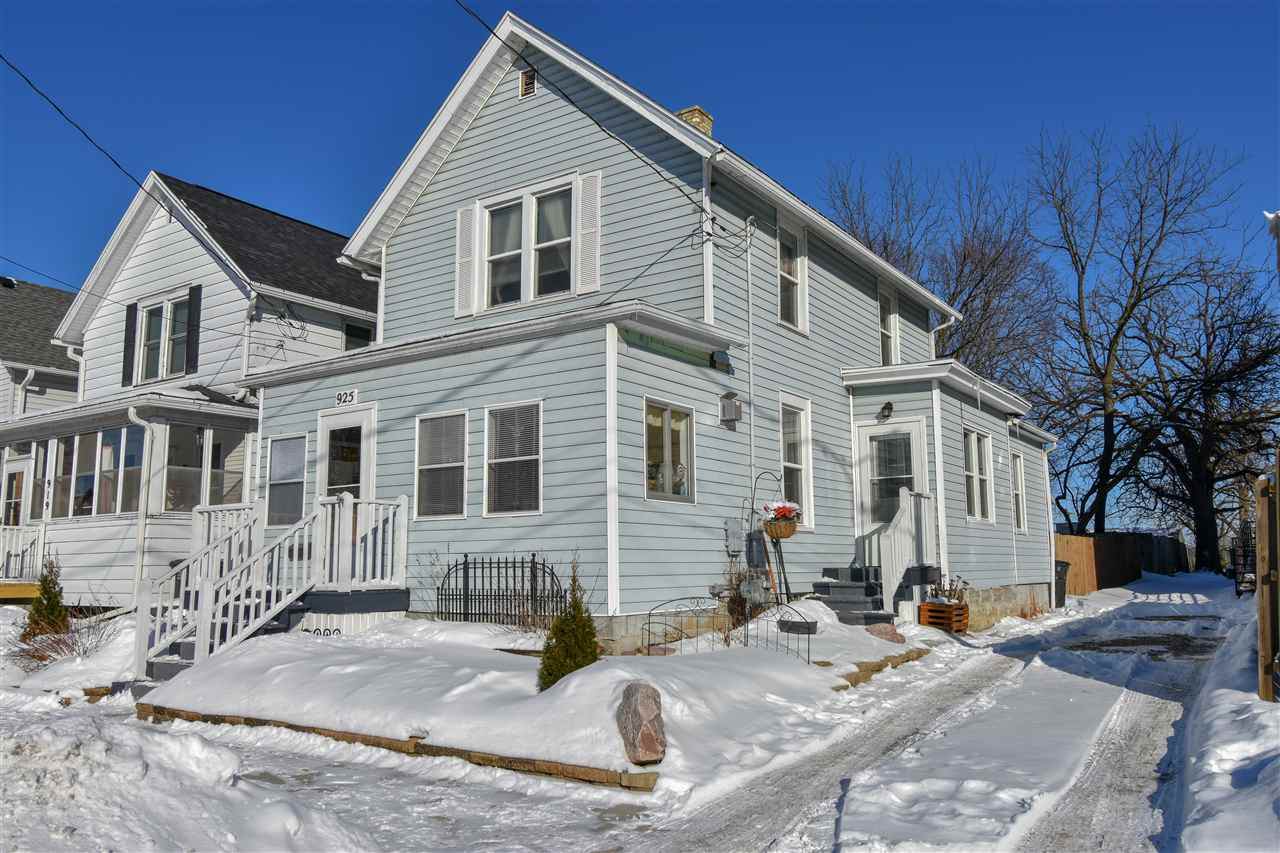 925 Summit Ave - Photo 1