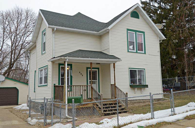 908 South St - Photo 1