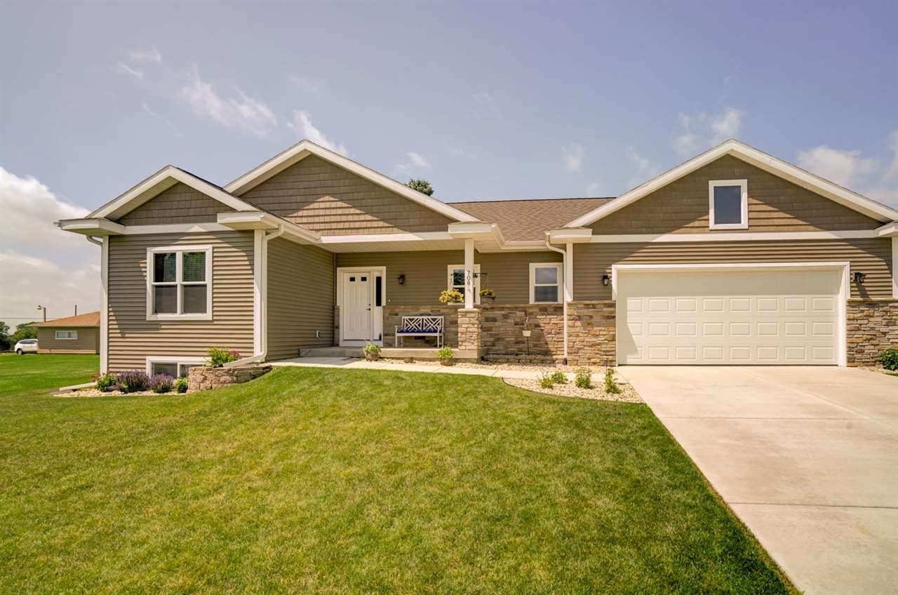 708 Holy Cross Way - Photo 1