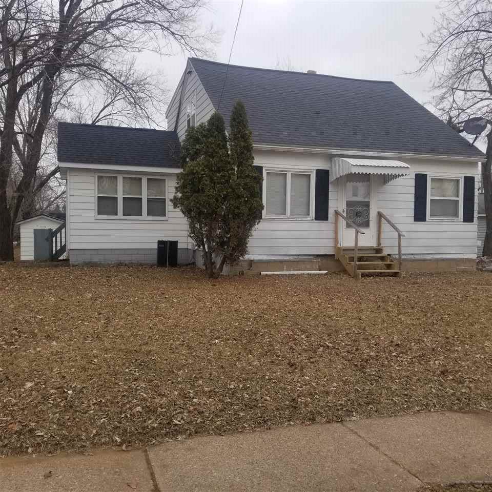 206 Wood Ave - Photo 1