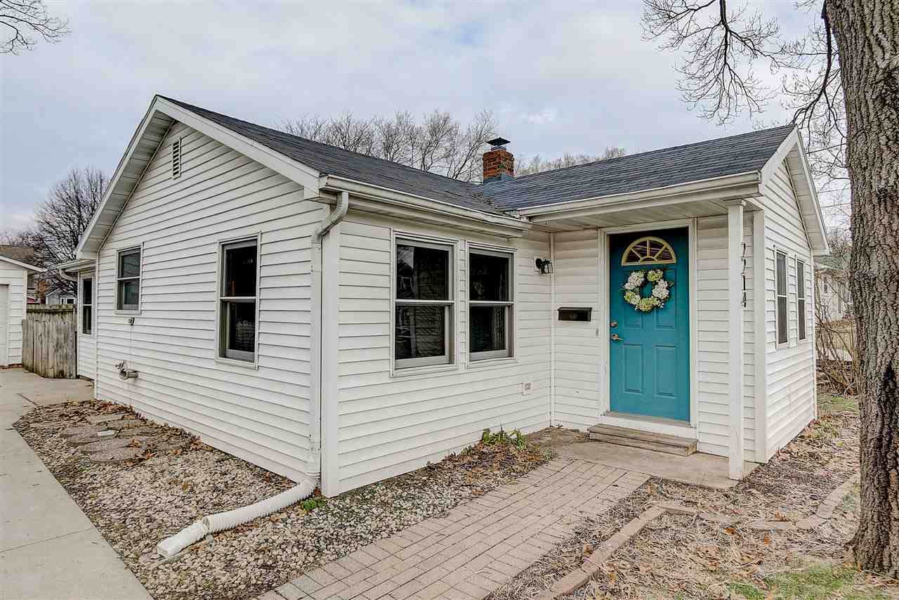 2214 Clark St - Photo 1