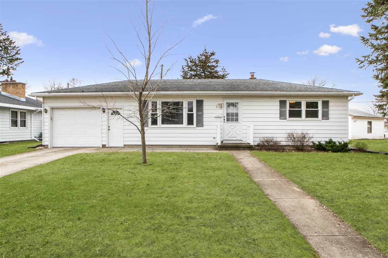 208 Hiawatha St - Photo 1 208 Hiawatha St - Photo 1