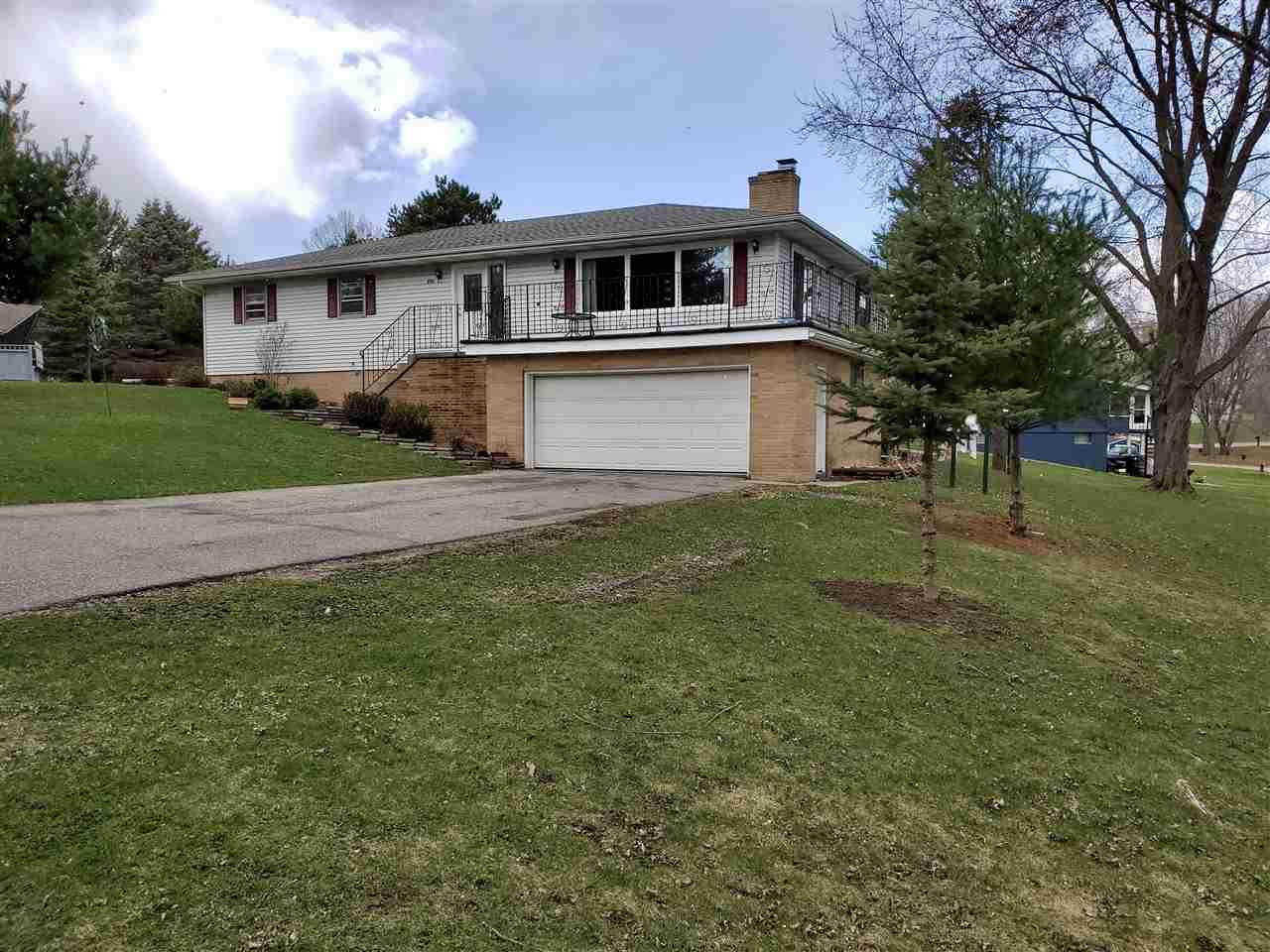 890 Meadow Ln - Photo 1 890 Meadow Ln - Photo 1