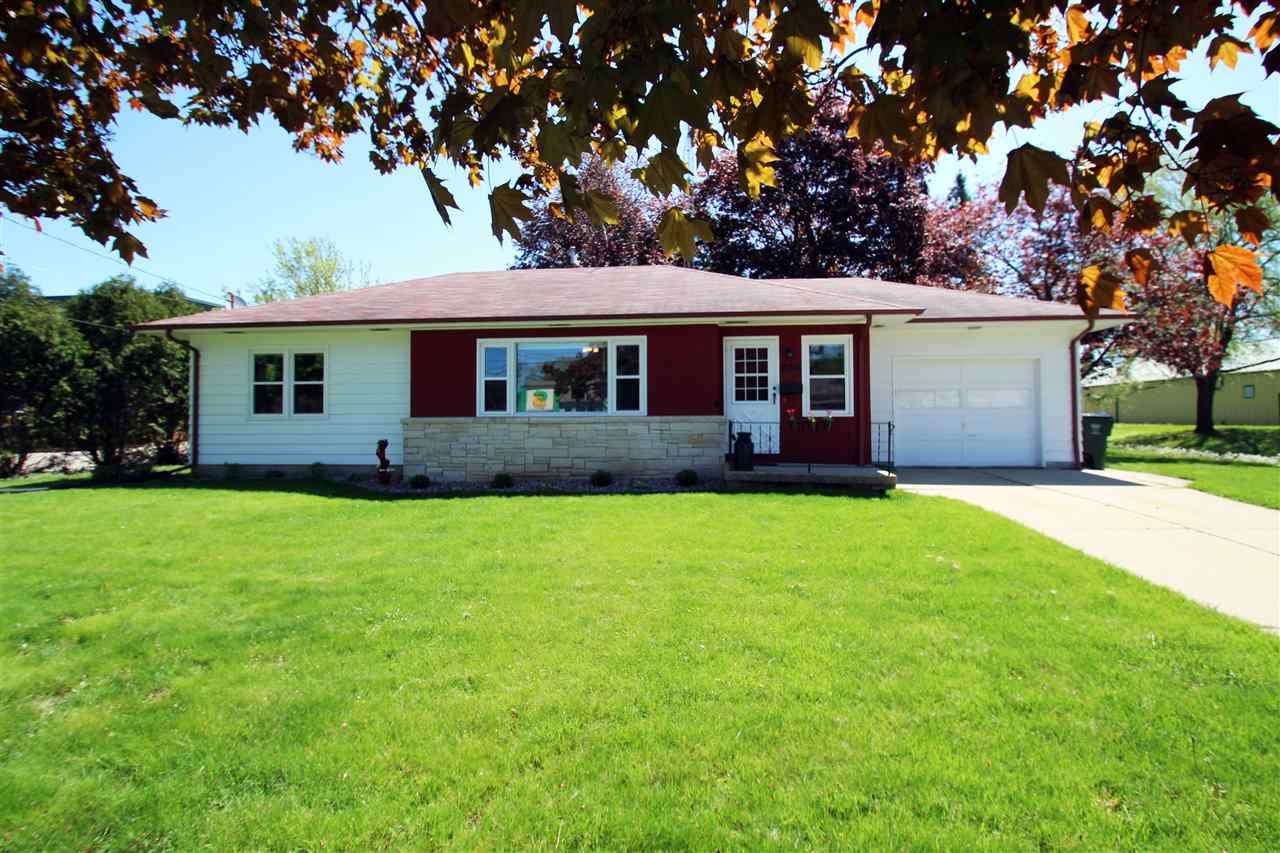 806 Main St - Photo 1