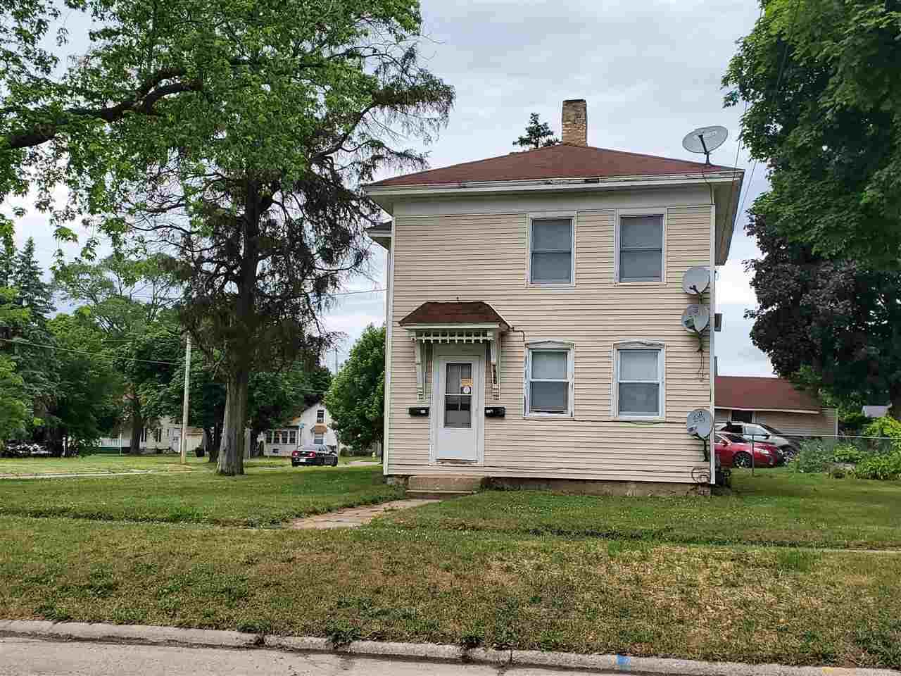 957 Grand Ave - Photo 1