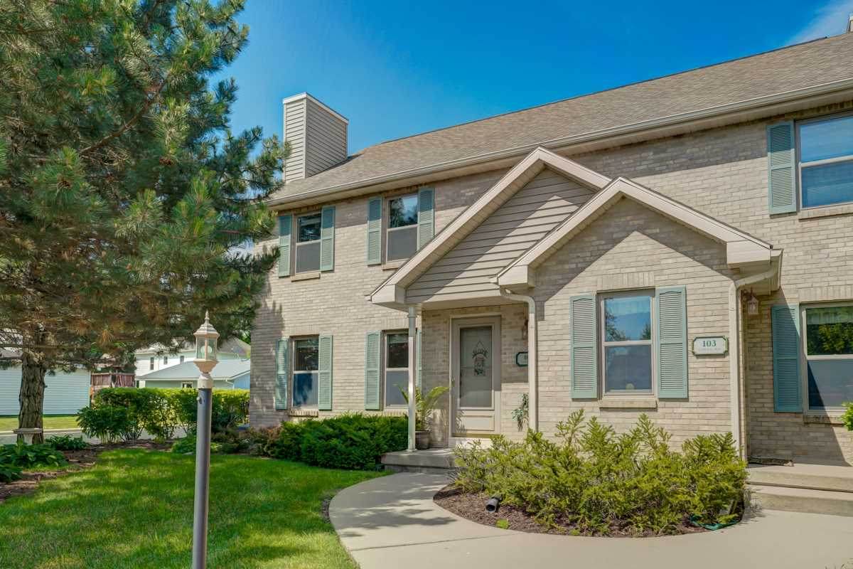 101 Fairview Way - Photo 1