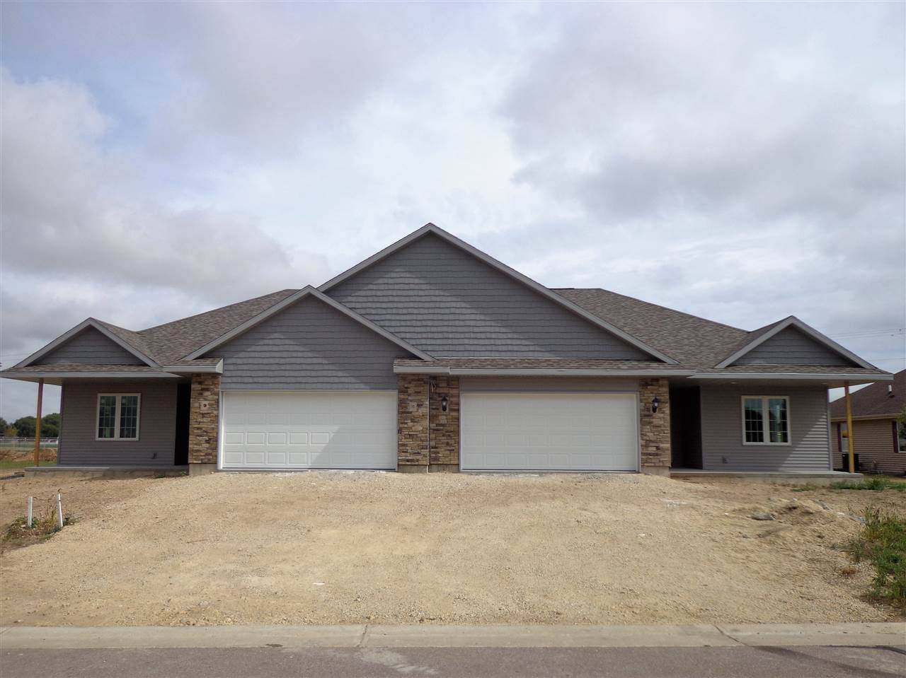 3112 Blue Jay Ct - Photo 1