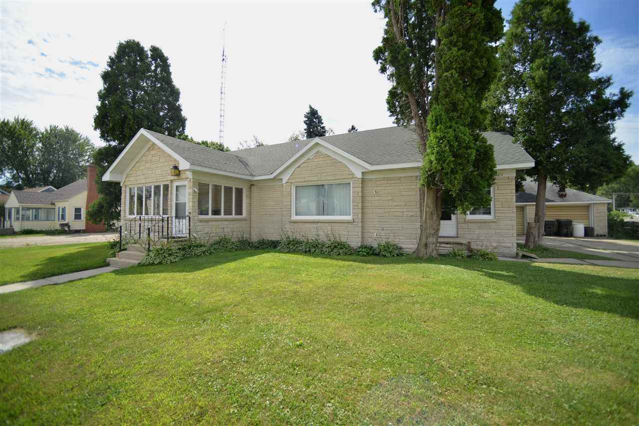 401 Main St - Photo 1