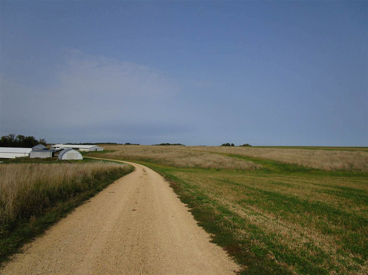 6654 Farview Rd - Photo 1
