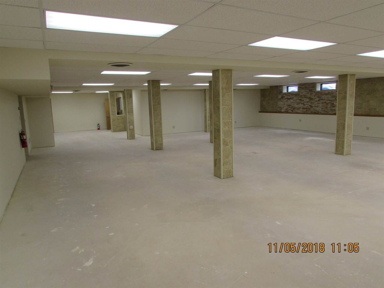 414 Broadway St - Photo 1