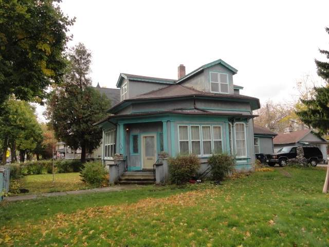 276 Linden St - Photo 1