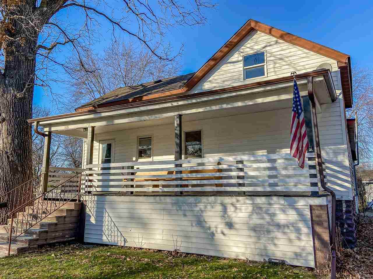 325 Forest Ave - Photo 1