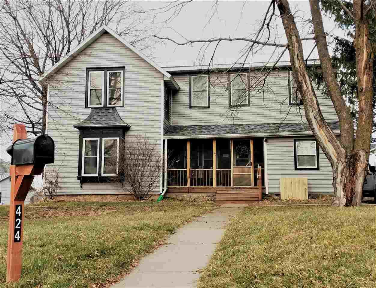 424 Decker St - Photo 1