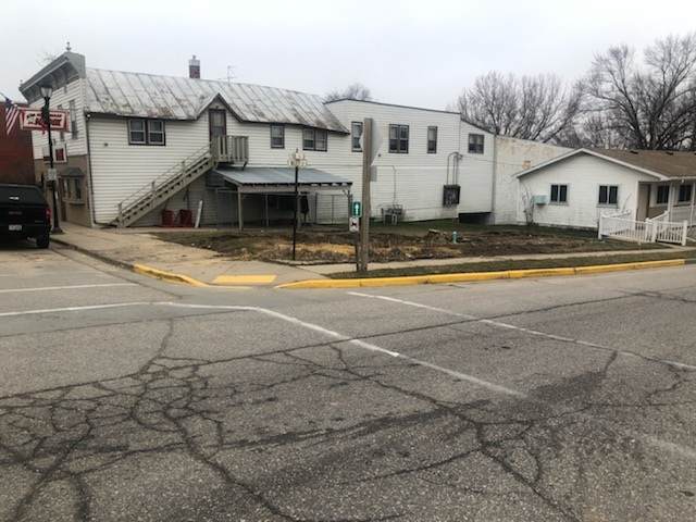 413 Main St - Photo 1