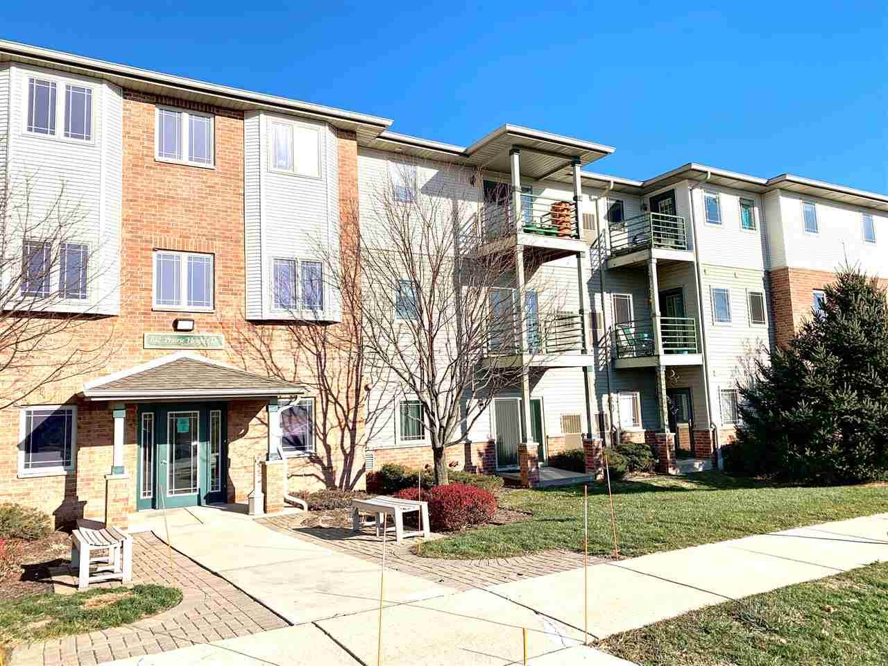 102 Prairie Heights Dr - Photo 1