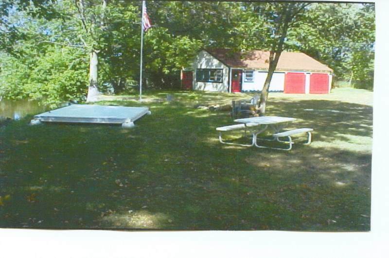 541 Clinton St - Photo 1