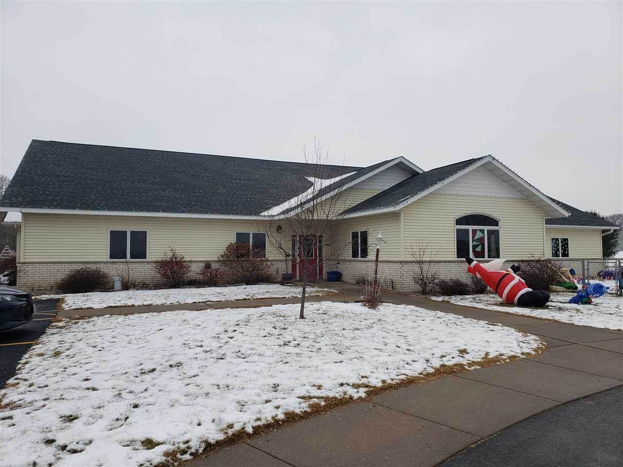620 Commerce Ave - Photo 1
