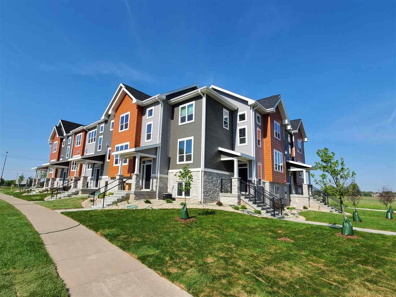 9392 Crown Hill - Photo 1