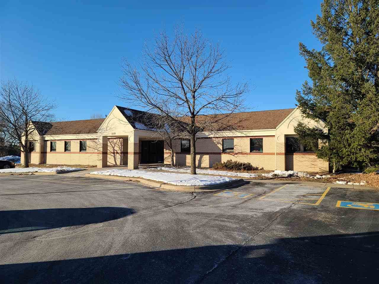 1115 Pleasant St - Photo 1