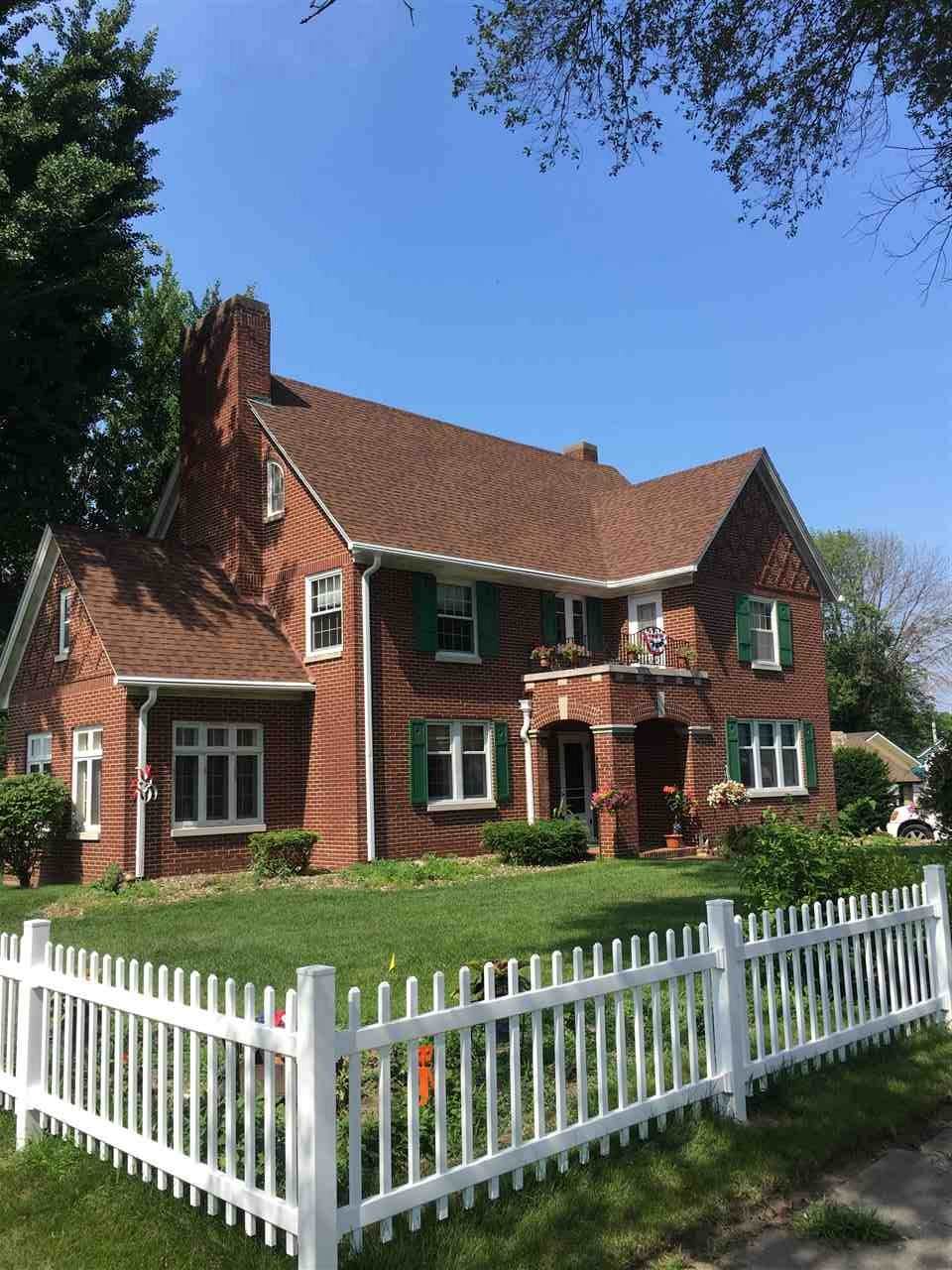 206 Dewey St - Photo 1